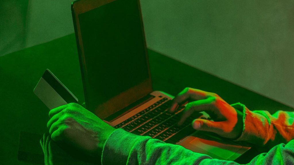 O que fazer se cair em um golpe na internet?